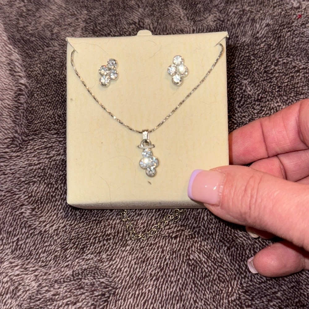 Elegant Silver Jewelry Set